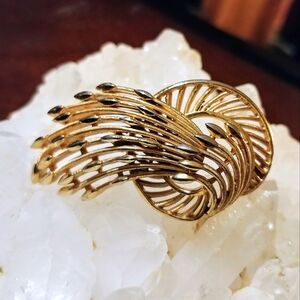 Vintage MCM Trifari Brushed Goldtone Brooch Pin Signed